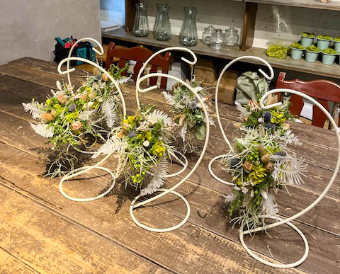 【4月】ホワイト＆グリーンのボールブーケ