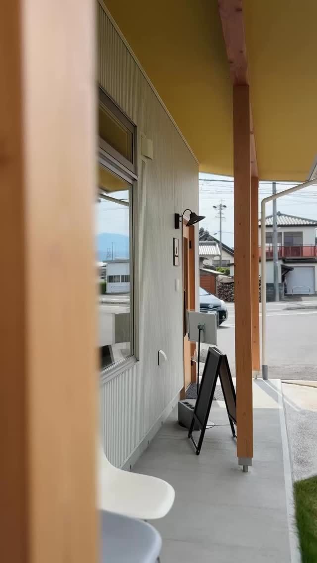指先に、きらめく魔法。
 

光を受けて表情が変わる、奥行きのあるツヤ感。

落ち着いたトーンから肌なじみのいいカラーまで、
オフィスにも、特別な日にも。

自分らしく、凛と咲く指先へ。

💅

blanchefleのマグネットネイル
新色をたくさん入荷しました。

華やかな印象になるので、シンプルなワンカラーもおすすめ。
ぜひ店頭でお試しください🙌✨

𓐄𓐄𓐄𓐄𓐄𓐄𓐄𓐄𓐄𓐄𓐄𓐄𓐄𓐄𓐄𓐄𓐄𓐄𓐄𓐄𓐄𓐄𓐄𓐄𓐄𓐄𓐄
⁡
tone villageは長野県長野市の複合施設です。
毎月ワークショップも行っています🕊️
⁡
「カフェ」 @tonecafe_nagano
「トリミングサロン」 @soratokaze_wan
「ネイルサロン」 @blanchefle2017
「デザイン会社 」 @apricot.design
⁡
〒381-2205
長野県長野市青木島町大塚901-2
無料駐車場10台（各店舗共有）

𓐄𓐄𓐄𓐄𓐄𓐄𓐄𓐄𓐄𓐄𓐄𓐄𓐄𓐄𓐄𓐄𓐄𓐄𓐄𓐄𓐄𓐄𓐄𓐄𓐄𓐄𓐄

#tonevillage #トーンビレッジ #blanchefle #長野市ネイルサロン #長野市ネイル #長野ネイルサロン #長野ネイル #長野市ネイルデザイン #ネイルデザイン #オーダーチップ制作 #ネイルのある暮らし #マグネットネイル #オフィスネイル #フットネイル #自分らしく生きる #指先から気分を上げる